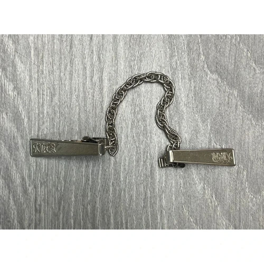 Vintage Silver Tone Textured Bar Sweater Clip Cardigan Guard Rope Chain